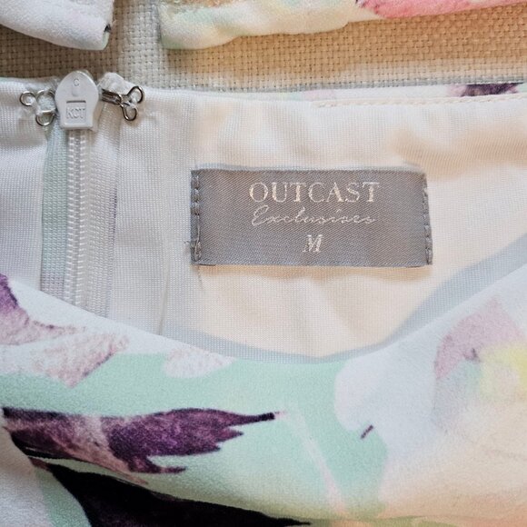 Outcast Exclusives Mini Skirt & Corset Top Size : M & L - Picture 4 of 9